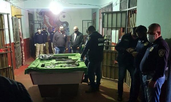 Incautan varios estoques tras allanamiento en cárcel de Pedro Juan Caballero
