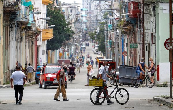 Cuba recibe sus primeros turistas desde el cierre de fronteras por COVID-19 » Ñanduti