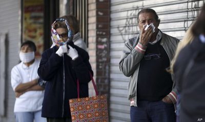 Prohibirán reuniones sociales por 15 días en Argentina