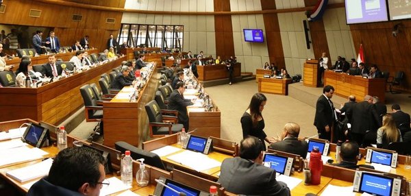 Congreso sanciona ley que limita cobro de comisiones