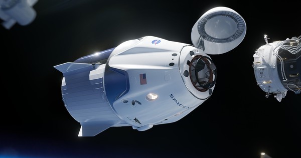 La cápsula tripulada de SpaceX ameriza frente a la costa de Florida