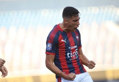 Un insaciable Cerro destroza al Rayadito y acaricia el liderato