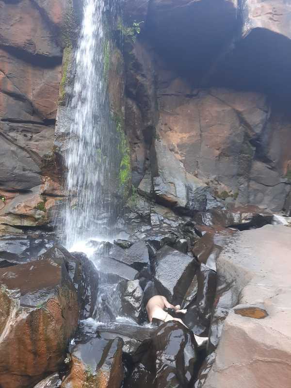 Menor muere en CASCADA del rió Acaray