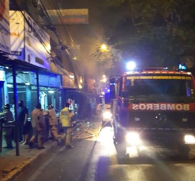 Depósito ardió en llamas, en el cetro de CDE - ABC en el Este - ABC Color