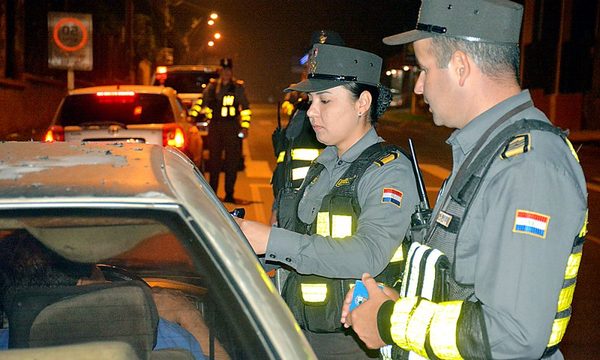 Policía caminera retuvo a 302 conductores que manejaban bajo los efectos