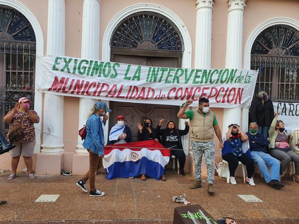 Indignados toman la Municipalidad de Concepción