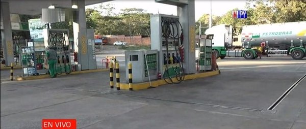 Apuñalan a playero en asalto a gasolinera | Noticias Paraguay