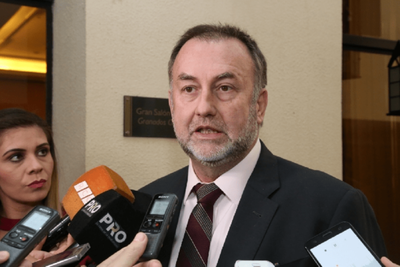 Cuentas no cierran para Hacienda: otro recorte de súper sueldos por 2 meses más - ADN Paraguayo