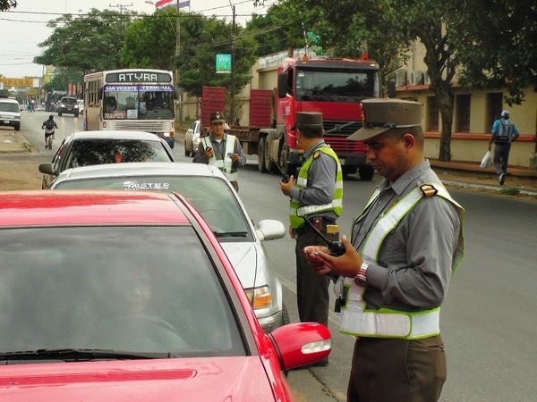 Circulación ya es casi normal en las rutas y los ebrios al volante se multiplican