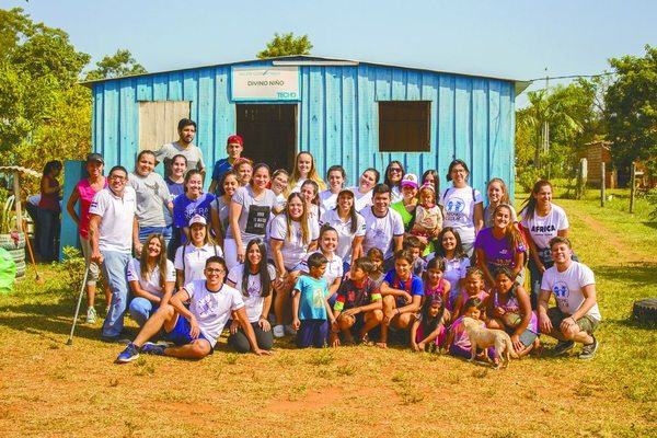 Jóvenes asumen el desafío de una educación mejor