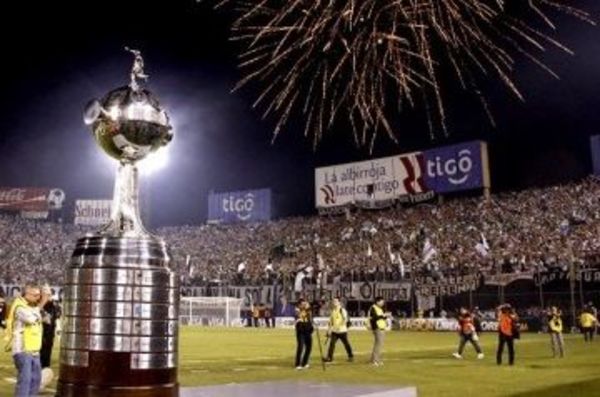 "En muchos países hay más casos de coronavirus que en Argentina y se volvió a entrenar mucho antes", advierte Conmebol