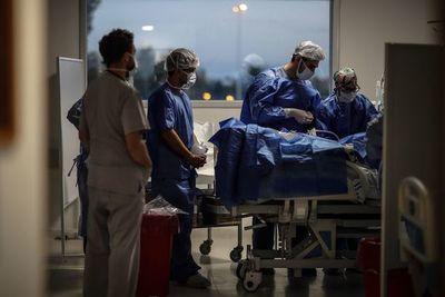 COVID-19: celebran disminución de la tasa de muertes en terapia intensiva - Nacionales - ABC Color