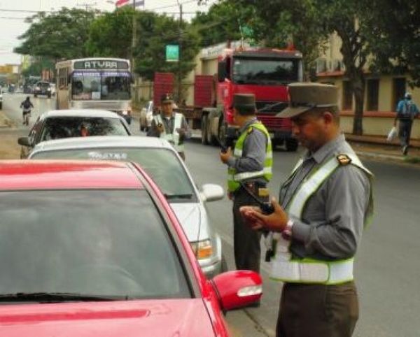 Circulación ya es casi normal en las rutas y los ebrios al volante se multiplican