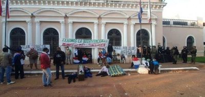 Ciudadanos indignados ocupan Comuna de Concepción