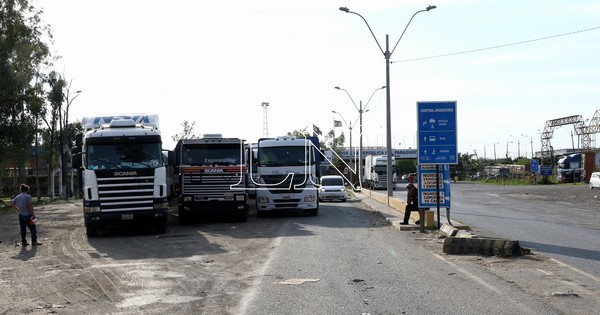 Camioneros varados en Falcón quieren cumplir cuarentena en sus casas