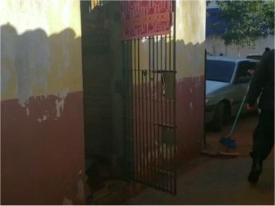 Dos presos se fugaron del calabozo de una comisaría