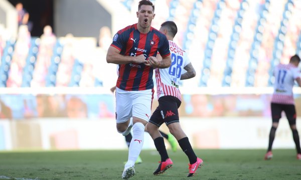 “Disfruto mucho estar en Cerro y quiero seguir metiendo goles”