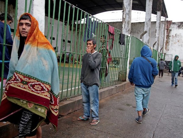 Mandan a hacer tapabocas de tela para presos | Crónica