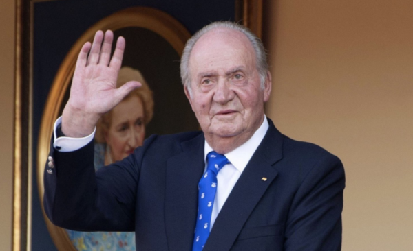 HOY / Rey Juan Carlos I sacude al mundo con su decisión de abandonar España