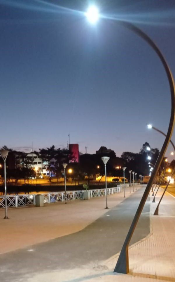 Reparan iluminación en el lago de la República de Ciudad del Este - ABC en el Este - ABC Color