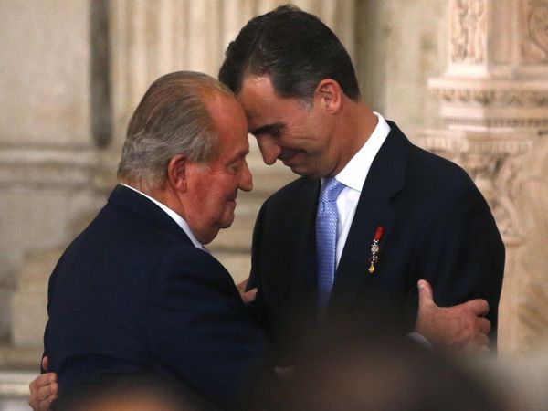 Juan Carlos I abandona España ante el escándalo por sus presuntos negocios