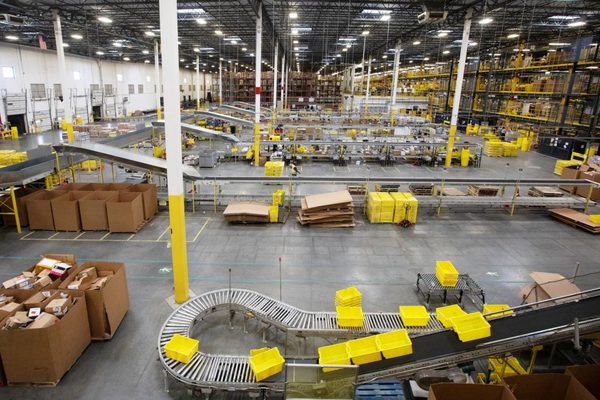 Comisión de comercio y estados investigan a Amazon por monopolio