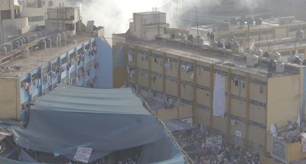 Al menos 9 reos muertos y 6 policías en estado crítico en cárcel de Ecuador - Mundo - ABC Color
