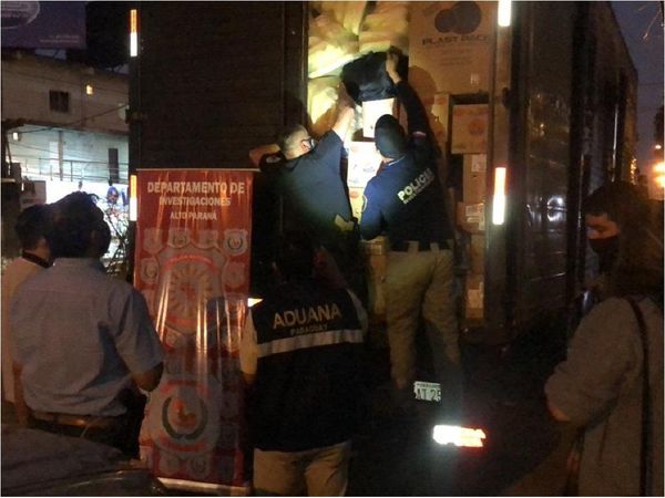 Incautan camión cargado con productos de contrabando en Ciudad del Este