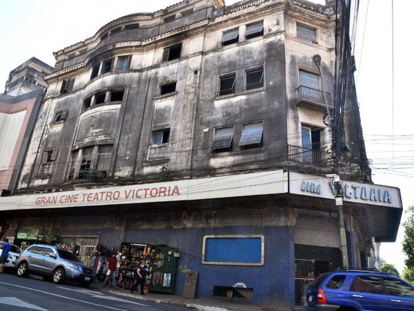 Artistas piden salvar Cine Victoria y convertirlo en centro cultural