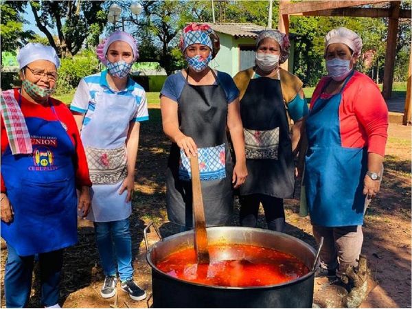 Desde hace 175 días, olla popular alimenta a 500 familias en CDE