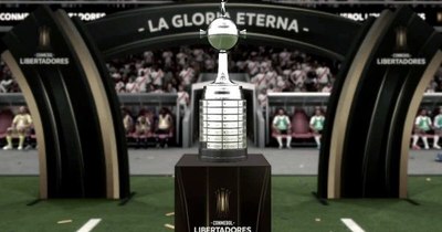 Donan réplica de la Copa Libertadores