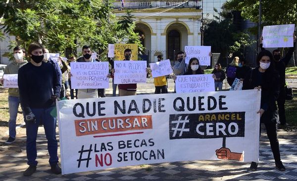 Universitarios preparan protesta por arancel cero - Nacionales - ABC Color