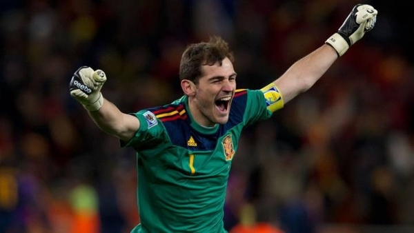 HOY / Iker Casillas anuncia su retiro