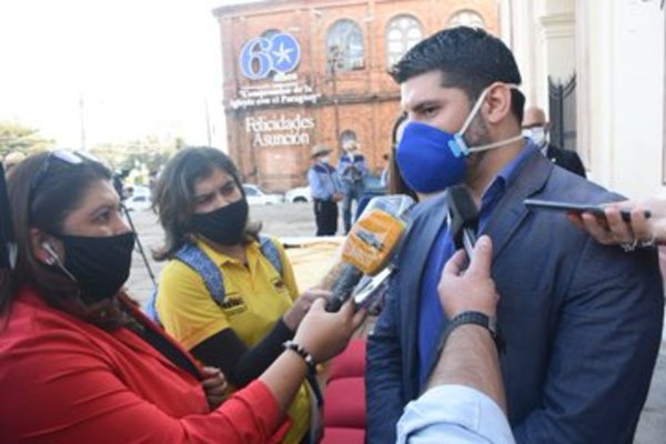 Nenecho arremete contra sectores que buscan "desestabilizar" su gestión