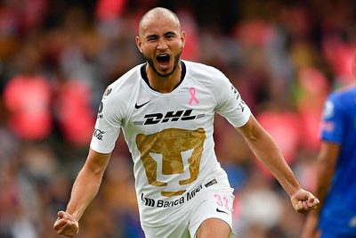 Pumas se hace puntero con Carlos González, y Monterrey cae con Celso Ortiz