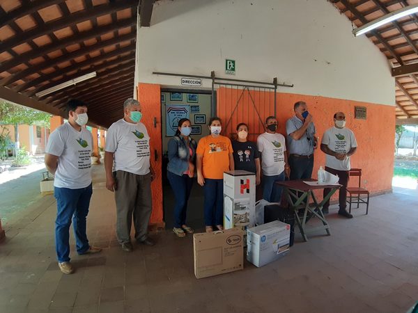 ESCUELA RECIBIÓ EQUIPOS POR DAÑO AMBIENTAL