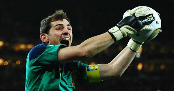 Iker Casillas anunció su retiro del fútbol profesional