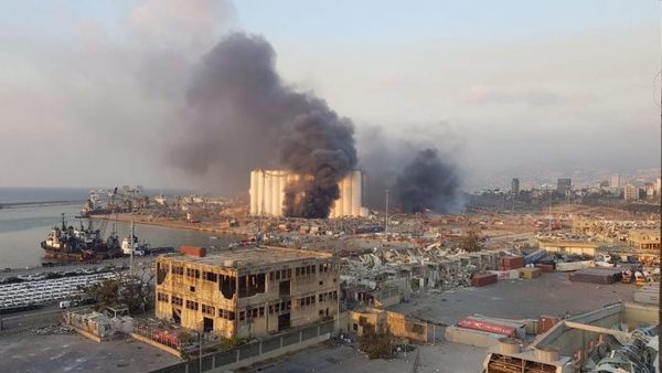 Una fuerte explosión sacudió Beirut