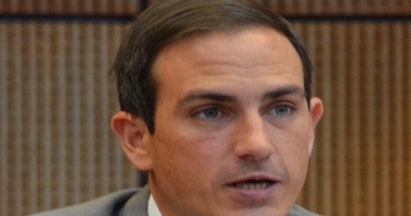 Senador pide esclarecimiento de graves denuncias contra Rodolfo Friedmann