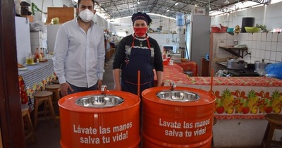 Donó tapaboca y lavamanos
