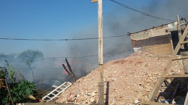 Logran controlar incendio en bañado sur, aunque siguen labores para sofocar brasas - Nacionales - ABC Color