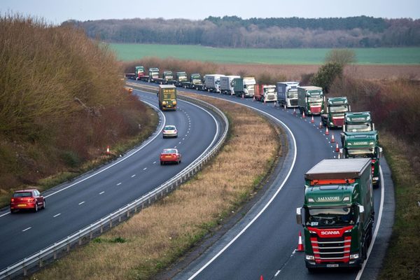 Reino Unido adoptará plan de brexit sin acuerdo para fronteras