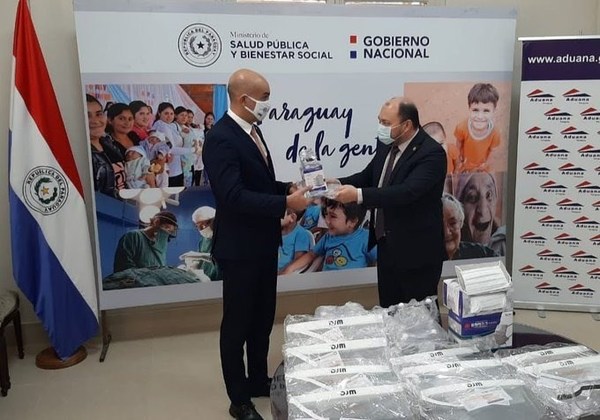 Aduanas donó 40.000 tapabocas al Ministerio de Salud Pública - ADN Paraguayo