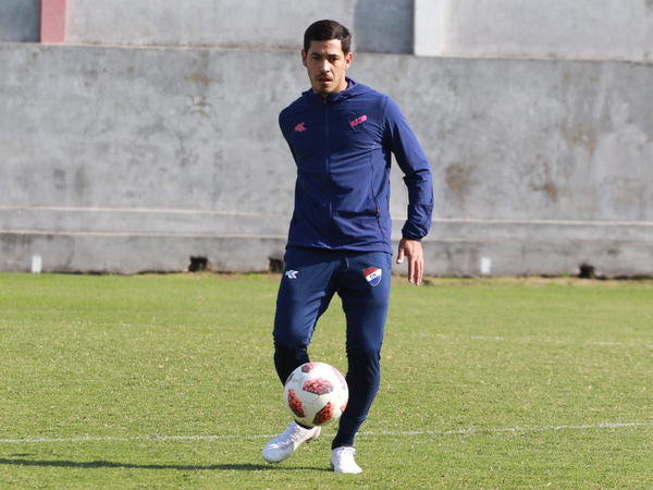 Lo sufre el arquero: el golazo de Zaracho en el entrenamiento