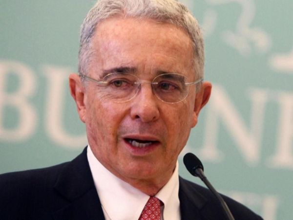 La Justicia ordena captura del ex presidente Álvaro Uribe