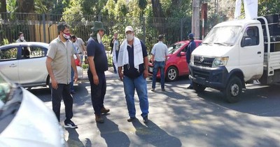Funcionarios de la Ande cerraron la avenida España