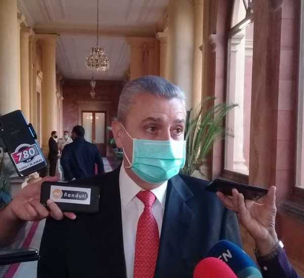 Villamayor ratifica confianza a Friedmann y dice que denuncias son "un refrito" » Ñanduti
