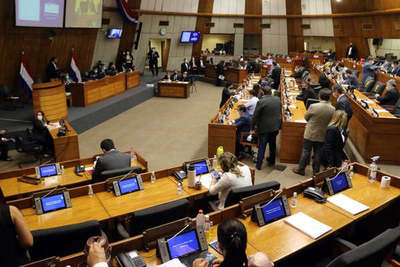 DIPUTADOS APRUEBAN CONFORMACIÓN DE COMISIÓN PARA INTERVENCIÓN MUNICIPAL DE ENCARNACIÓN.