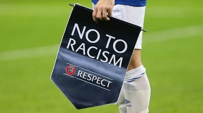 HOY / UEFA anima a los futbolistas a hablar sobre sus experiencias para erradicar el racismo