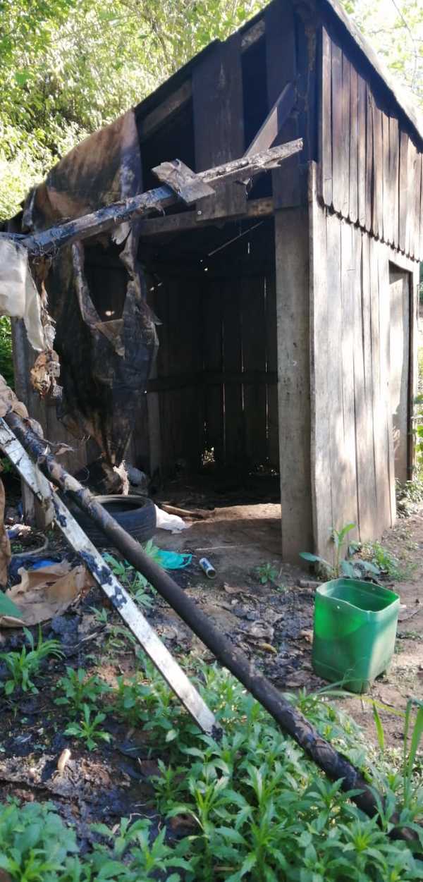 Destruyen puerto clandestino en zona de Acaray - Noticde.com